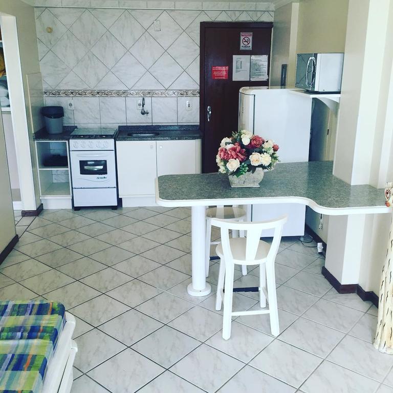 Pousada Vila Del Mare Бомбиньяс Экстерьер фото
